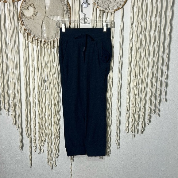 Lululemon Navy Ready To Rulu Cropped Jogger Size 2 - Picture 2 of 13